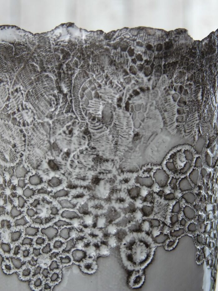 Vase mit Spitzenmotiven – Bild 6